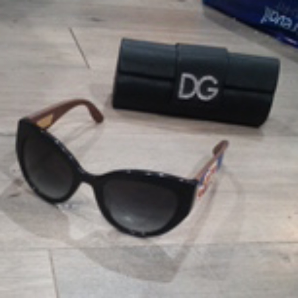 Sunglasses - Picture 2 of 3